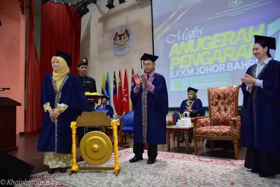Pengorbanan Ibu Ayah OKU Jadi Inspirasi, Arifah Azhari Raih Anugerah Pengarah
