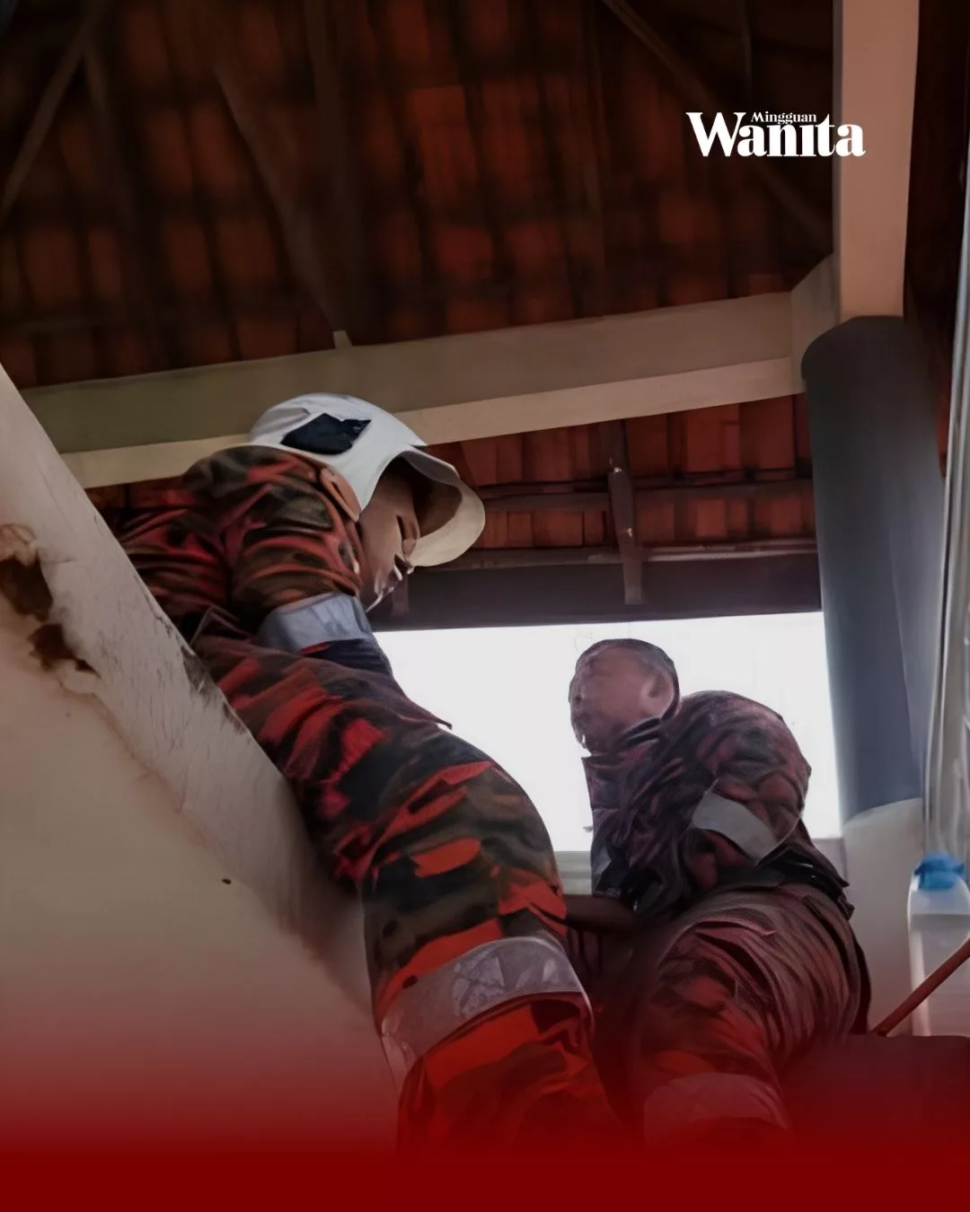 Tak Sempat Terjun, Abang Bomba Selamatkan Wanita Di Menara Tangki Air 6 Tak Sempat Terjun, Abang Bomba Selamatkan Wanita Di Menara Tangki Air