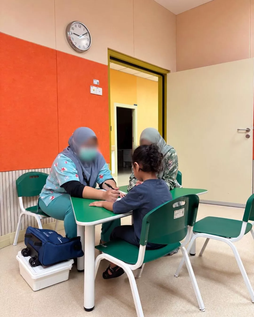 Azmi Saat Sebak Anak Disahkan Autisme, “Menitik Juga Air Mata Saya Dan Isteri...” 2 azmi saat