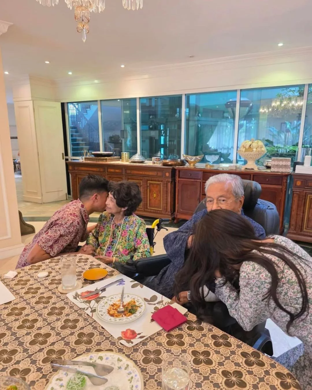 “Nasihat Tun Akan Sentiasa Kami Pegang…” Syed Saddiq Dan Bella Hiba Kehilangan Tun Siti Hasmah 4 Syed Saddiq dan Bella Astillah