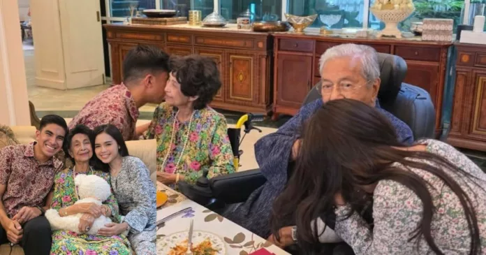 Syed Saddiq dan Bella Astillah Syed Saddiq & Bella Astillah