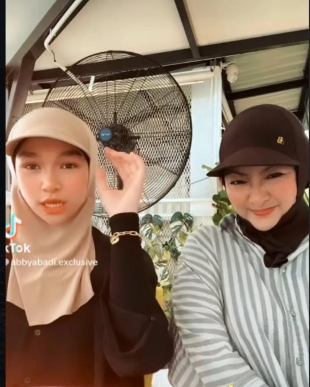 Abby Abadi Luah Isi Hati Di Hari Jadi Ke-18 Maria Danisha, “Semudah Ini Melupakan Mama…” 4 Abby abadi