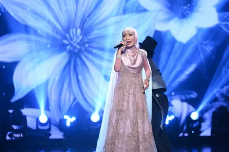 Amyza Aznan Tetap Berjuang Di Pentas, Suami Masih Dirawat Rapi Di HKL 2 Amyza Aznan