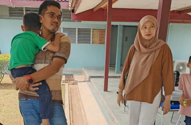 Penuntut UiTM Berjalan 10KM & Bawa Beban 5KG, Adam Berjaya Sampai Ke Garisan Penamat Sebelum Pengsan 2 Penuntut UiTM Berjalan 10KM & Bawa Beban 5KG, Adam Berjaya Sampai Ke Garisan Penamat Sebelum Pengsan