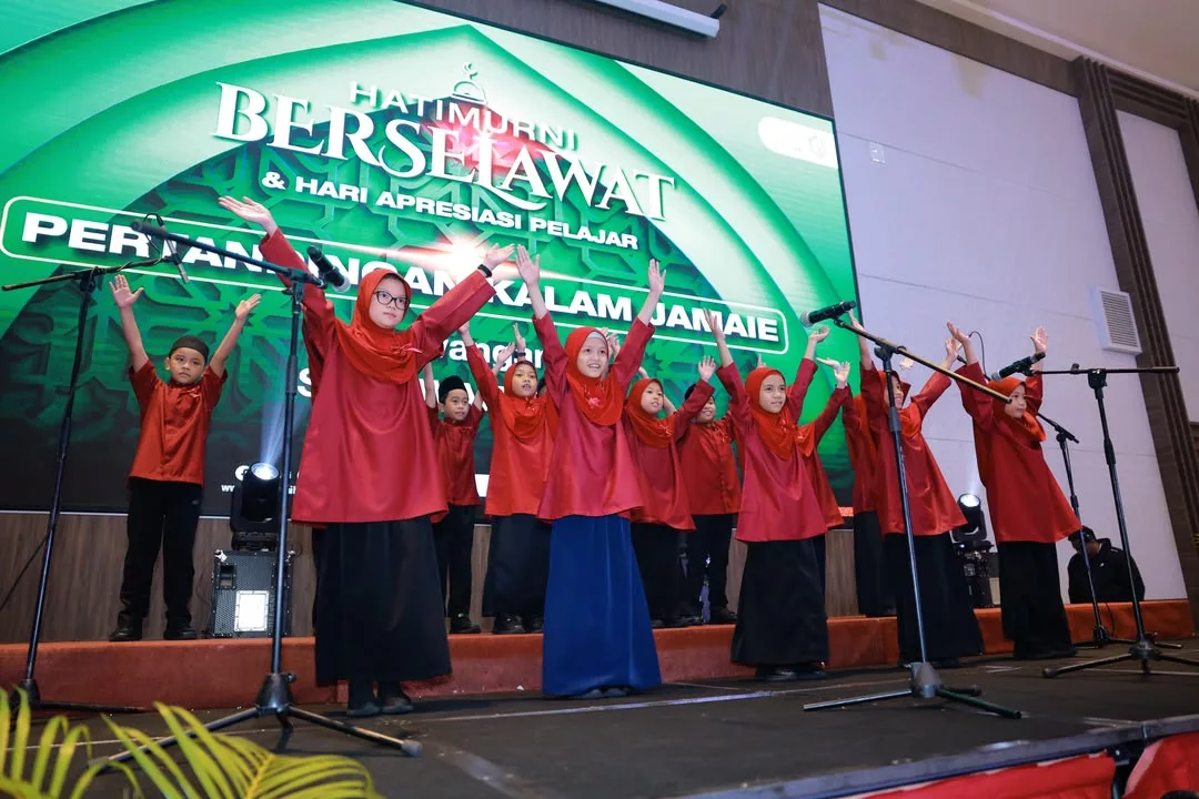 3,000 Ibu Bapa & Anak Berselawat Bersama, Didik Generasi Cintai Rasulullah SAW 6 Hatimurni berselawat