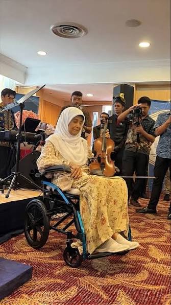 Kenali Sosok Tubuh Tun Dr. Hasmah, Wanita Hebat Dalam Bidang Perubatan 8 Kenali Sosok Tubuh Tun Dr. Hasmah, Wanita Hebat Dalam Bidang Perubatan