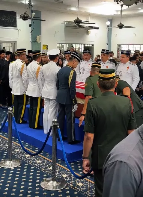Jenazah Tun Dr. Hasmah Disemadikan Bersebelahan Pusara Datin Seri Endon