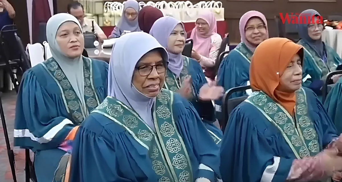 Usia Bukan Penghalang, Warga Emas Lulus Pengajian Tafaqquh Fiddin Tahap Tiga Pada Umur 76 Tahun 2 Usia Bukan Penghalang, Warga Emas Lulus Pengajian Tafaqquh Fiddin Tahap Tiga Pada Umur 76 Tahun