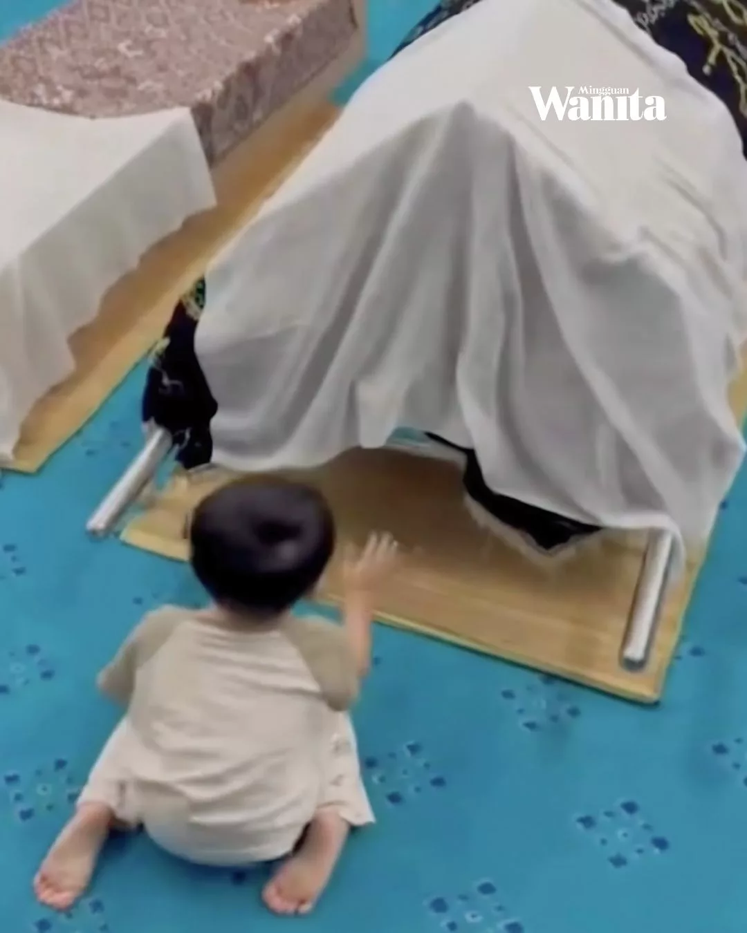 Anak Kecil Ketuk Keranda Cari Mummy, Belum Tahu Ibunya Meninggal Dunia Sebab Kanser