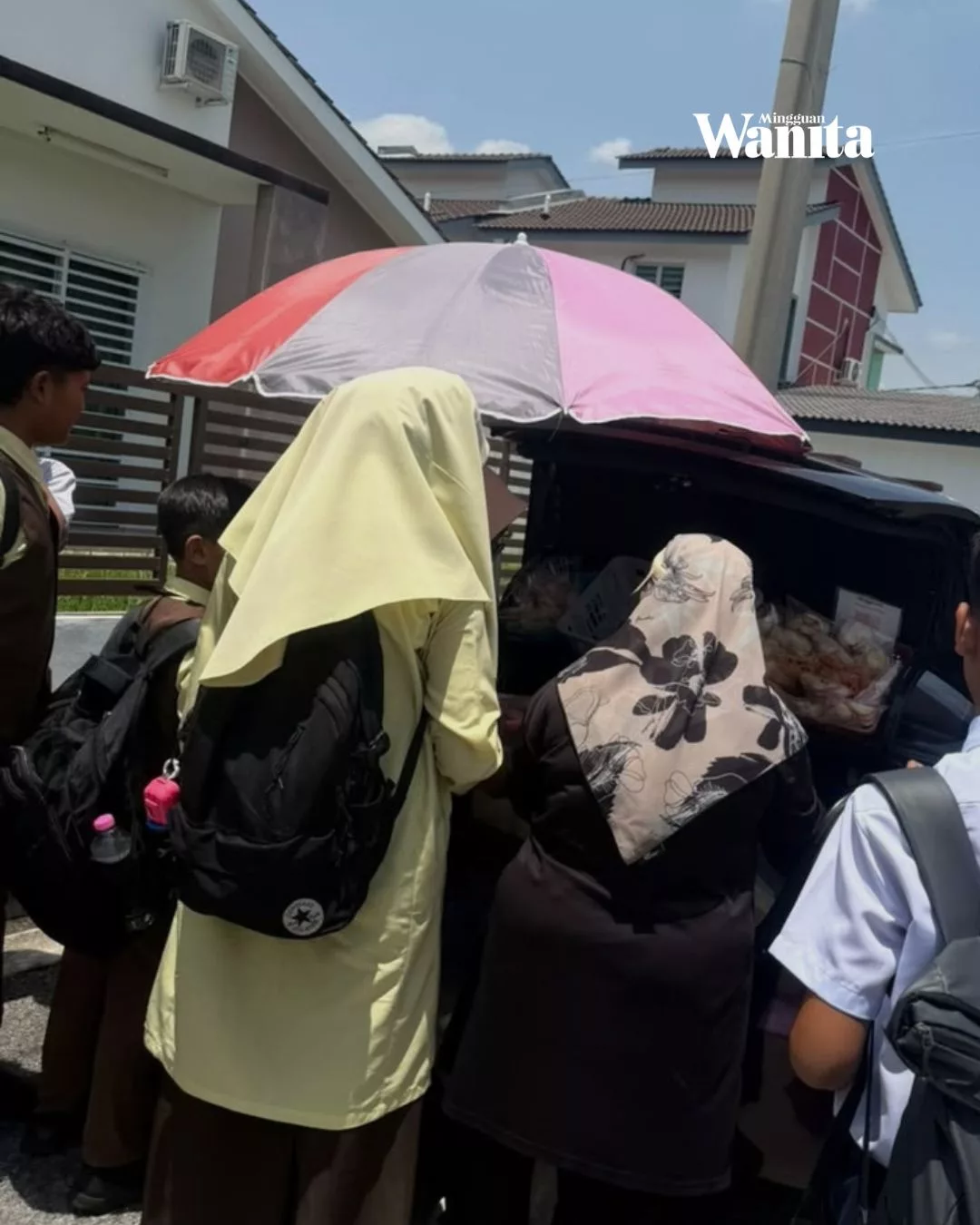 Hilang Sumber Pendapatan Sejak Suami Sakit, Ibu Anak Empat Niaga Dalam Bonet Kereta Demi Sesuap Nasi 3 Hilang Sumber Pendapatan Sejak Suami Sakit, Ibu Anak Empat Niaga Dalam Bonet Kereta Demi Sesuap Nasi