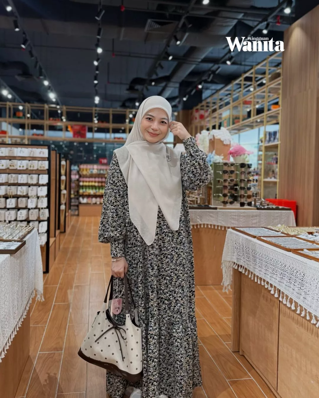Suka Pakai Longgar & Tudung Menutup Dada, Tengku Norhasniny Suraya Berfesyen Ikut Syariat Islam 3 Suka Pakai Longgar & Tudung Menutup Dada, Tengku Norhasniny Suraya Berfesyen Ikut Syariat Islam
